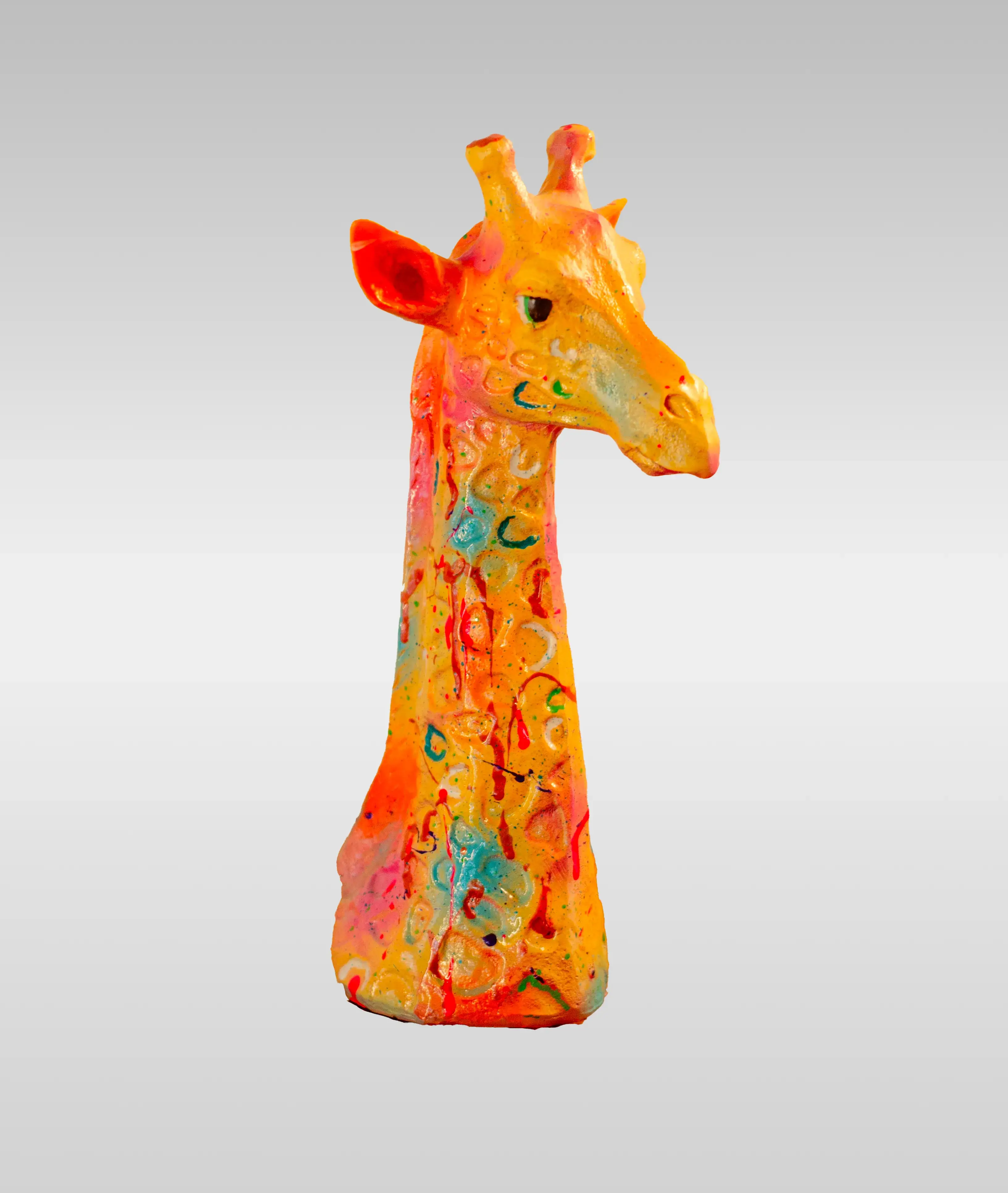 Tête de girafe en résine peinte à la main - Pièce unique colorée
